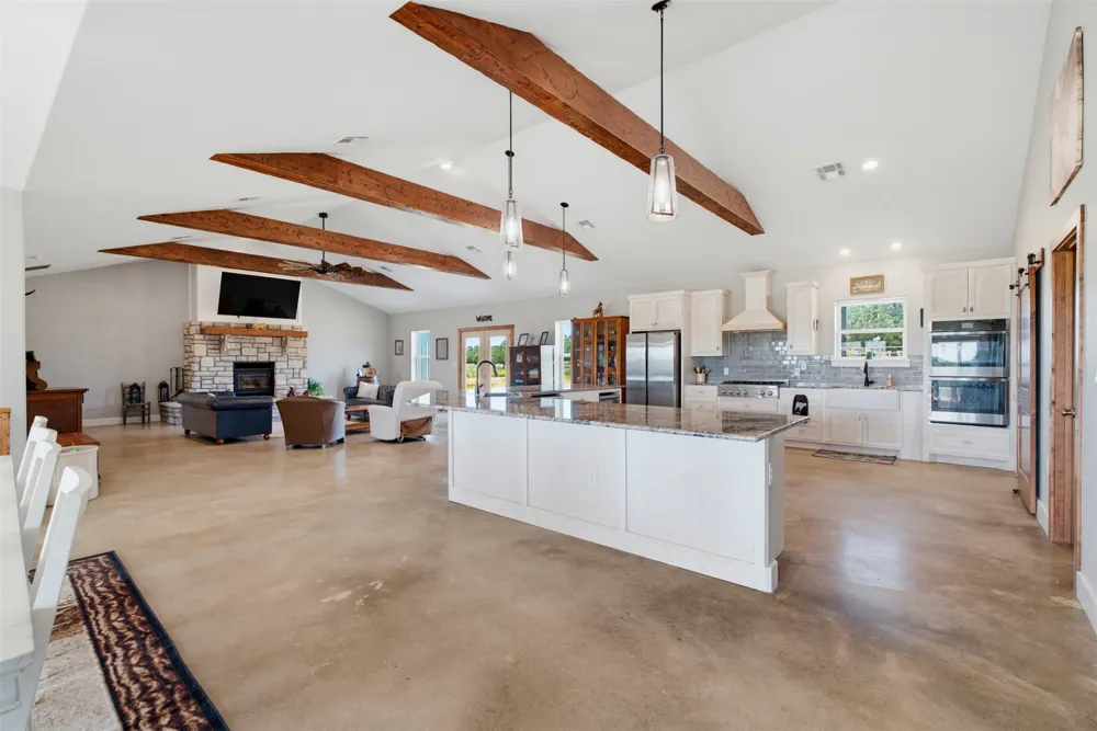 16905 Fm 112 Thrall, TX 76578