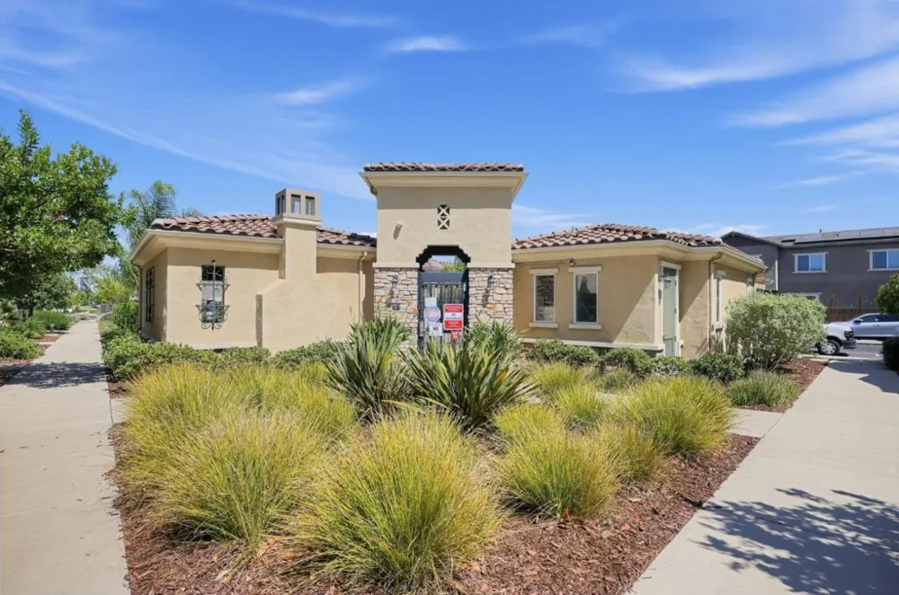 1137 Fox Field Lane Santa Maria, CA 93458