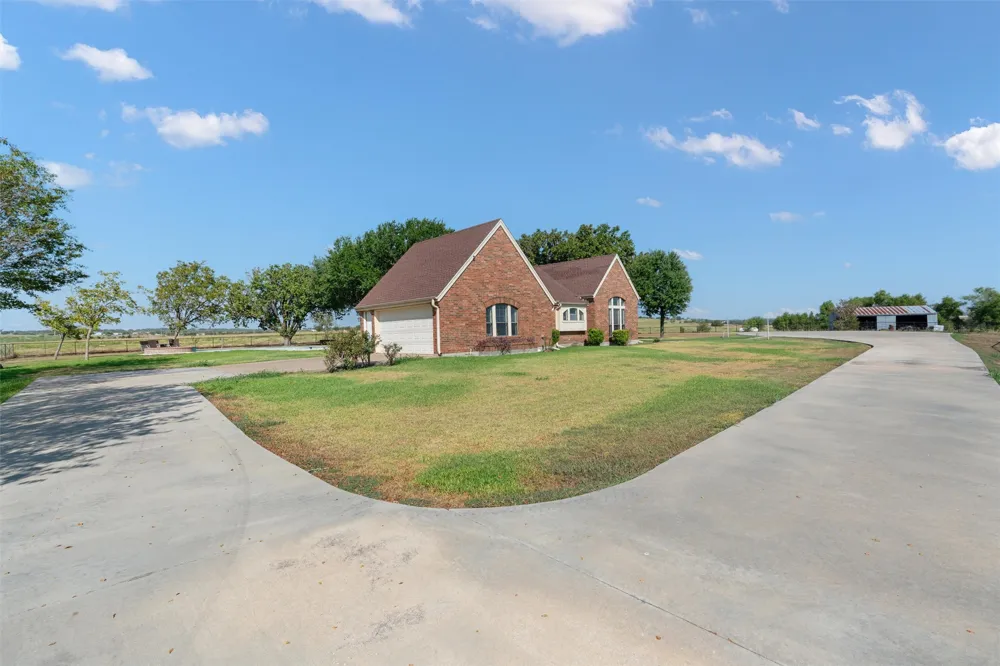 600 County Rd 447 Road Taylor, TX 76574