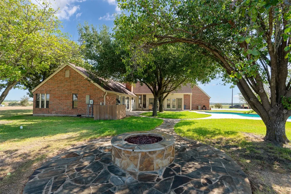 600 County Rd 447 Road Taylor, TX 76574
