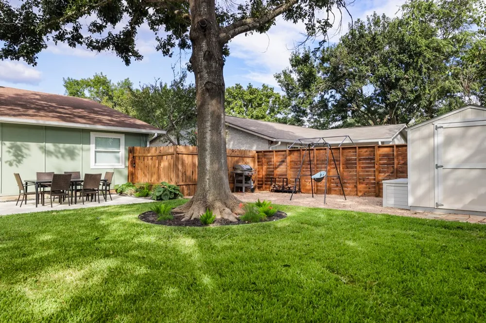 2505 Broken Oak Drive Austin, TX 78745