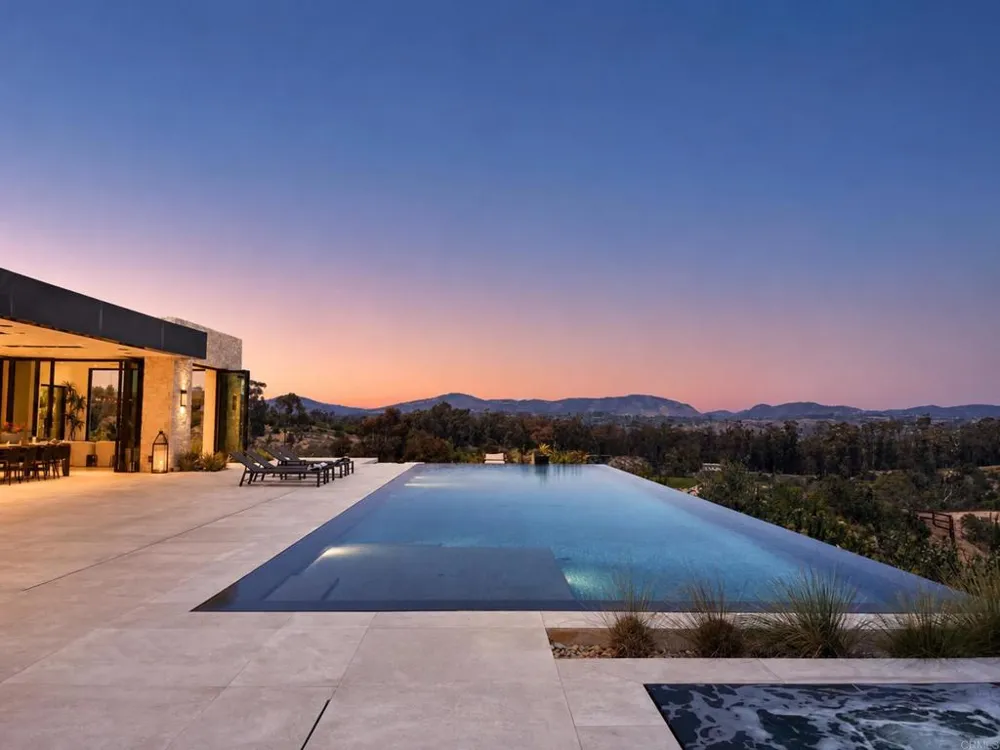 15575 Las Planideras Rancho Santa Fe, CA 92067