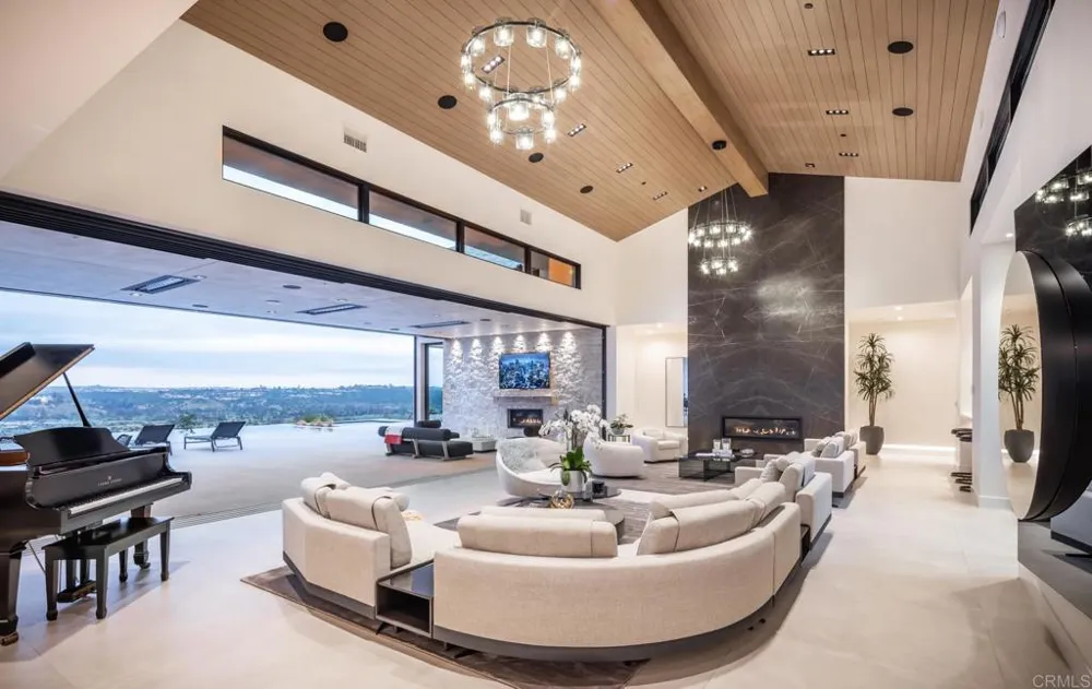 15575 Las Planideras Rancho Santa Fe, CA 92067