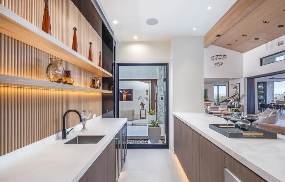 15575 Las Planideras Rancho Santa Fe, CA 92067