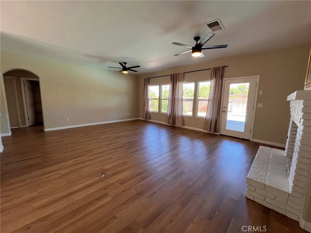 10106 Shoveldown Court Bakersfield, CA 93311