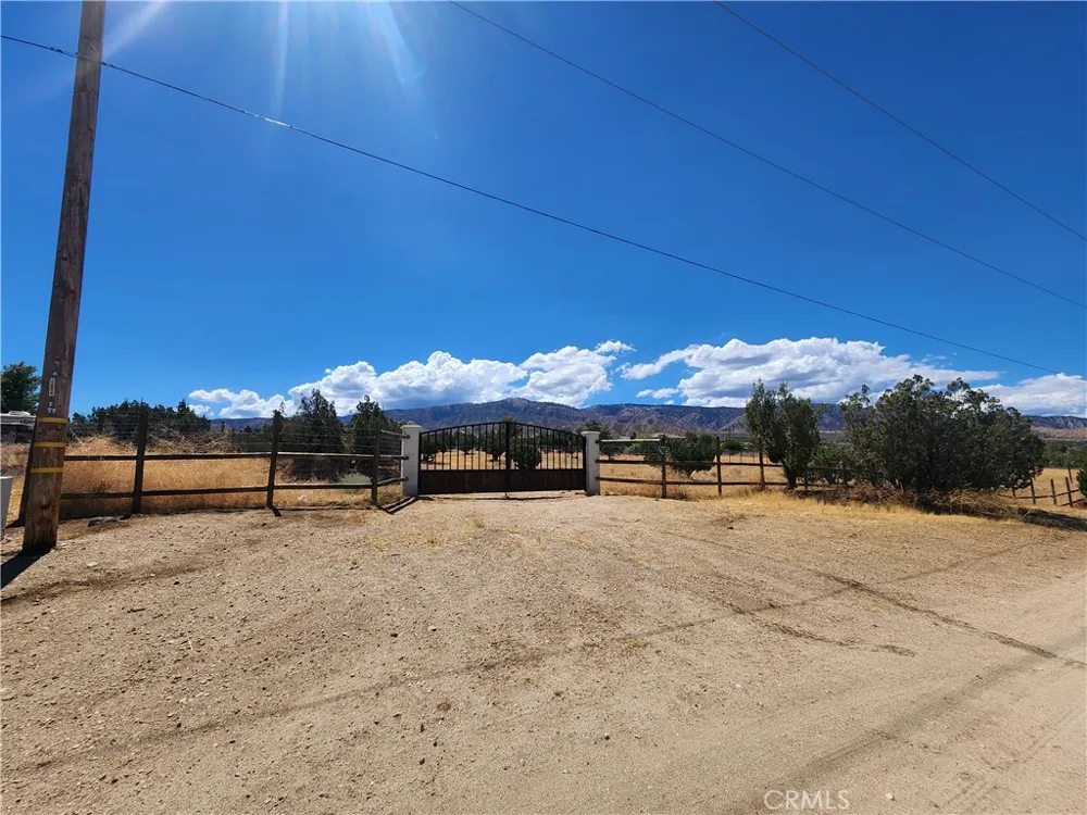 985 Cholla Road Pinon Hills, CA 92372