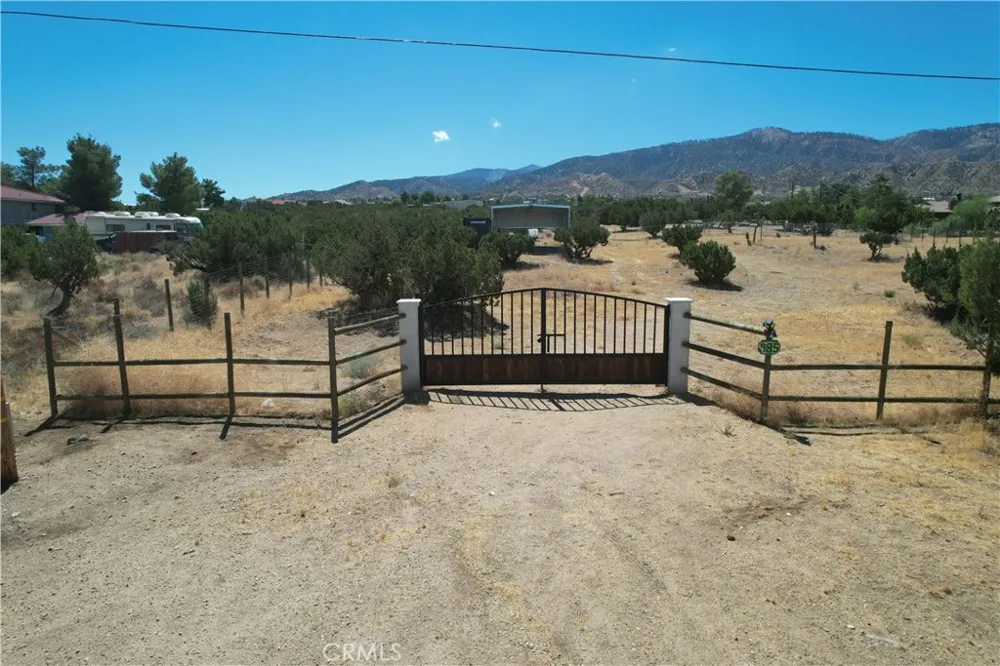 985 Cholla Road Pinon Hills, CA 92372