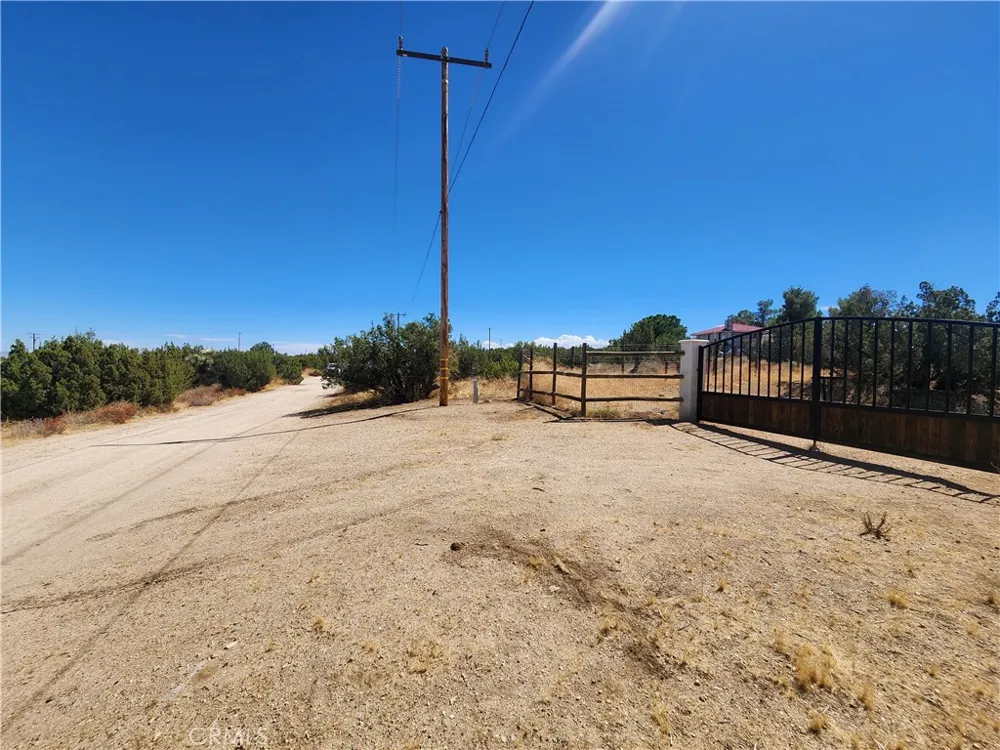 985 Cholla Road Pinon Hills, CA 92372