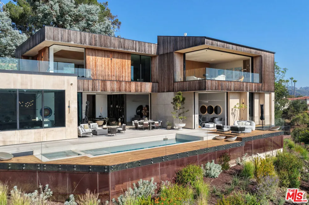 10733 Stradella Court Los Angeles, CA 90077