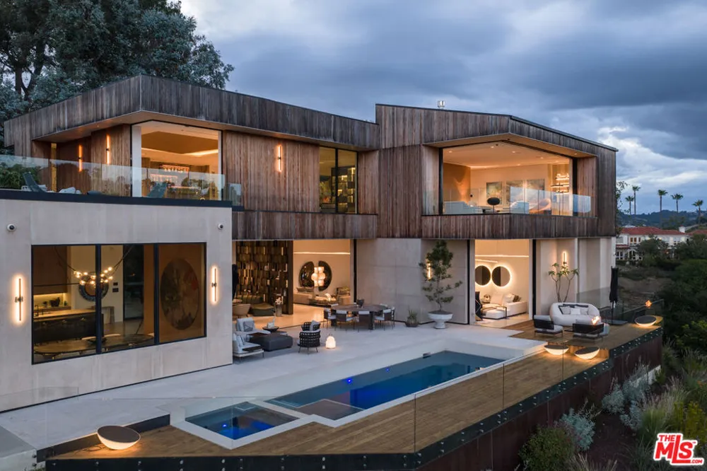10733 Stradella Court Los Angeles, CA 90077
