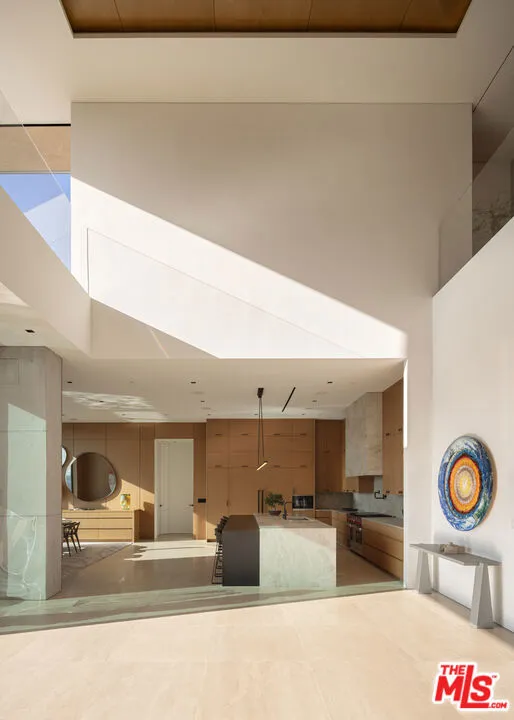 10733 Stradella Court Los Angeles, CA 90077