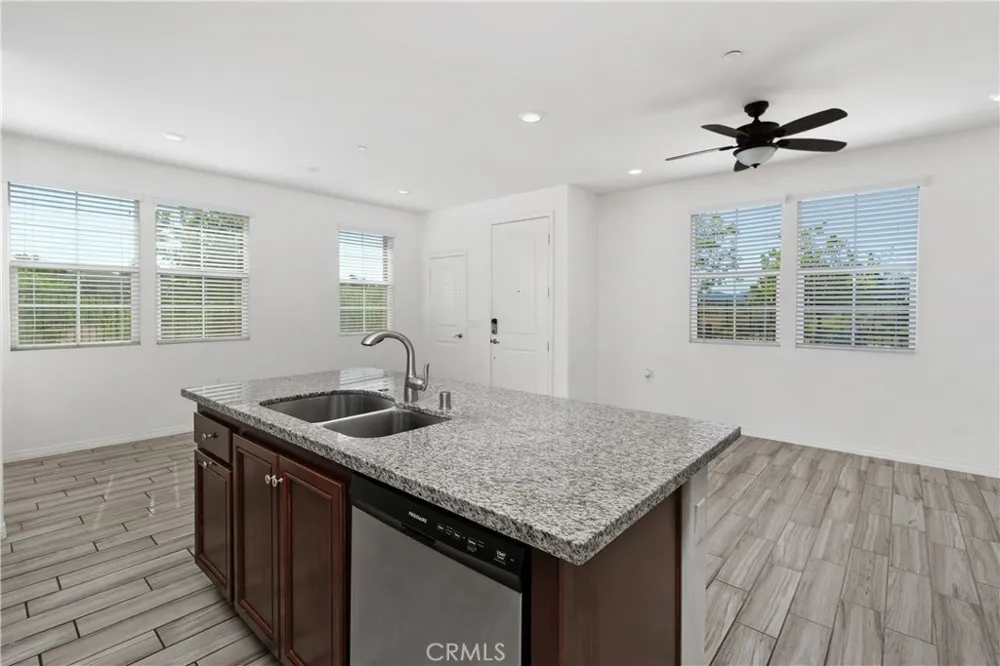 40410 Calle Real Murrieta, CA 92563