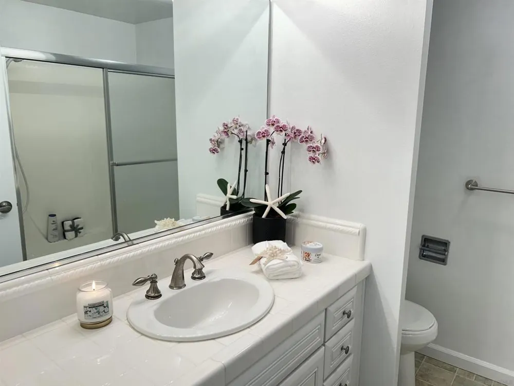 640 W Solana Circle #27 Solana Beach, CA 92075