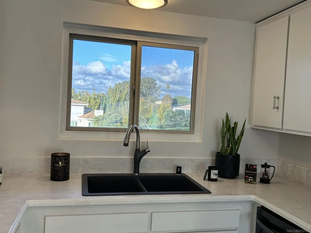640 W Solana Circle #27 Solana Beach, CA 92075