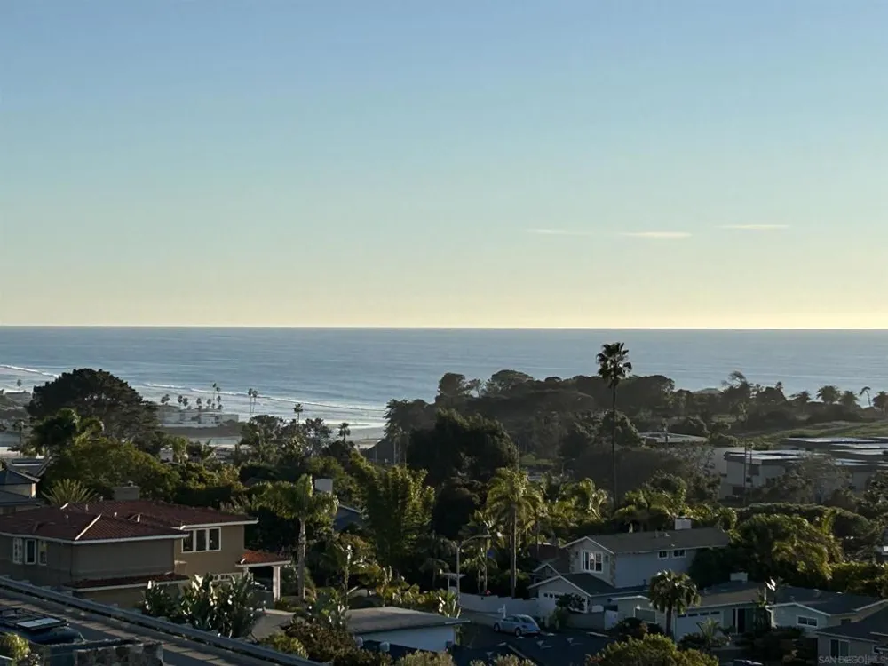 640 W Solana Circle #27 Solana Beach, CA 92075