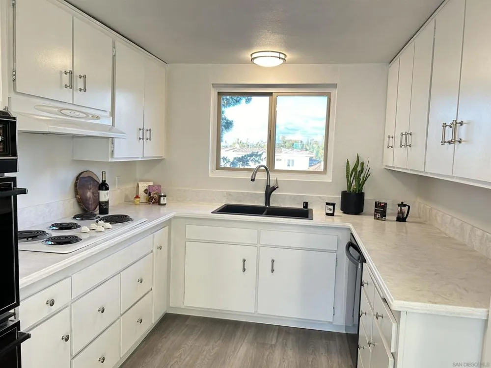 640 W Solana Circle #27 Solana Beach, CA 92075