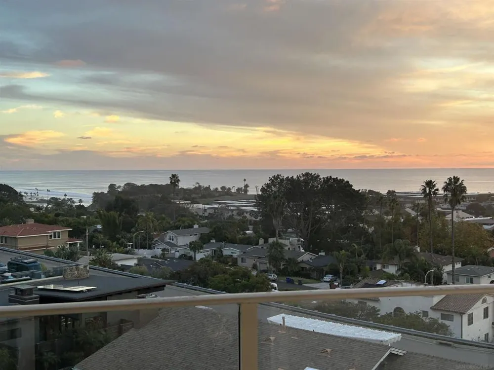 640 W Solana Circle #27 Solana Beach, CA 92075