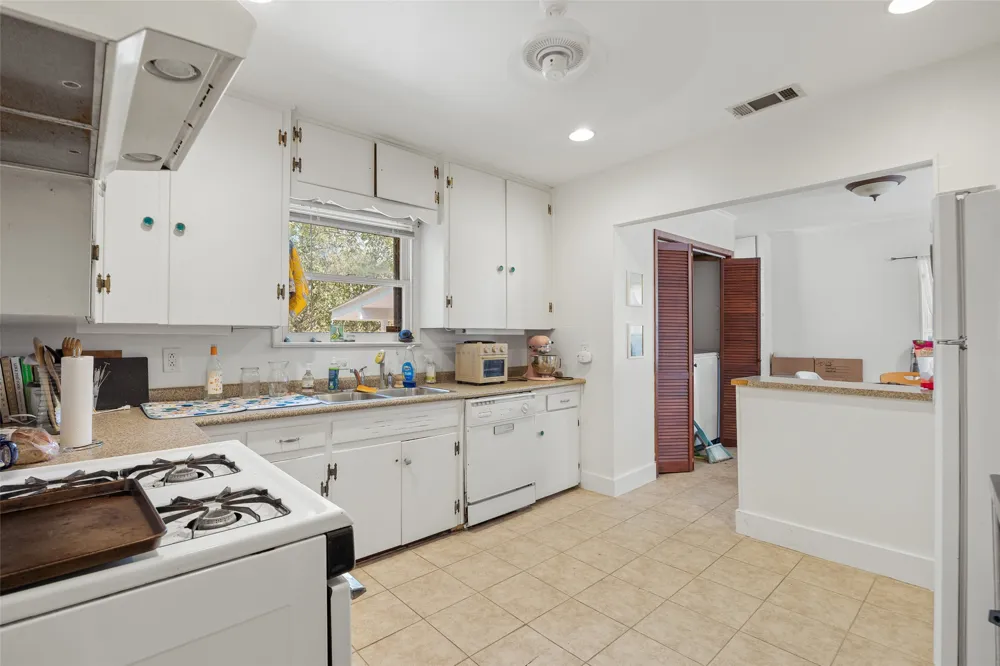5504 Joe Sayers Avenue Austin, TX 78756