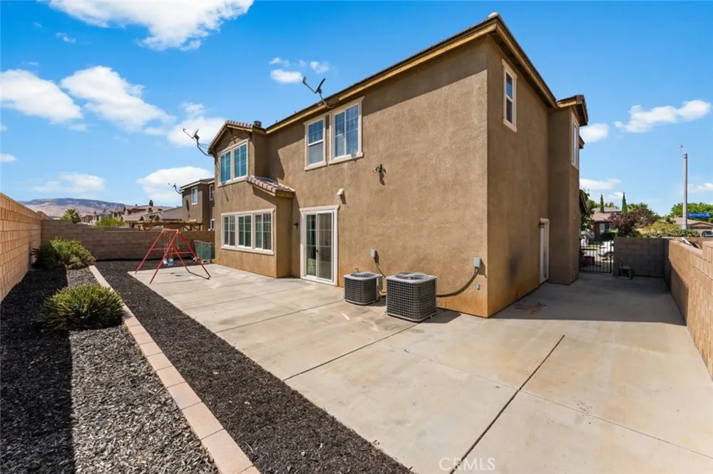 1234 Wellington Drive Palmdale, CA 93551