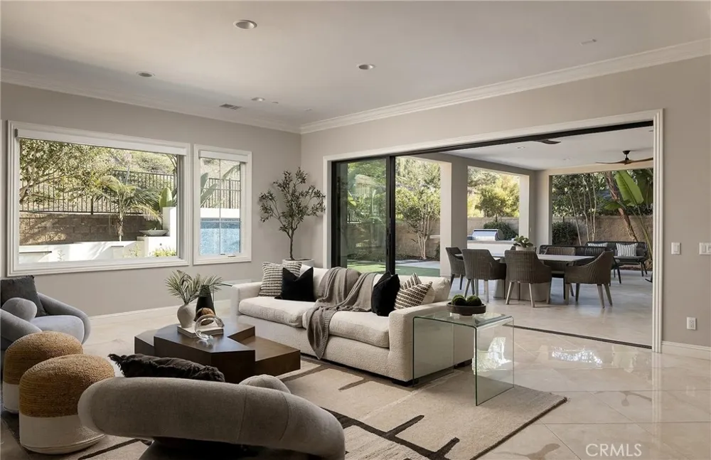 106 Heather Mist Irvine, CA 92618