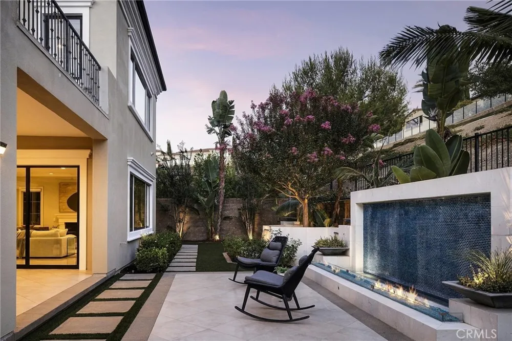 106 Heather Mist Irvine, CA 92618