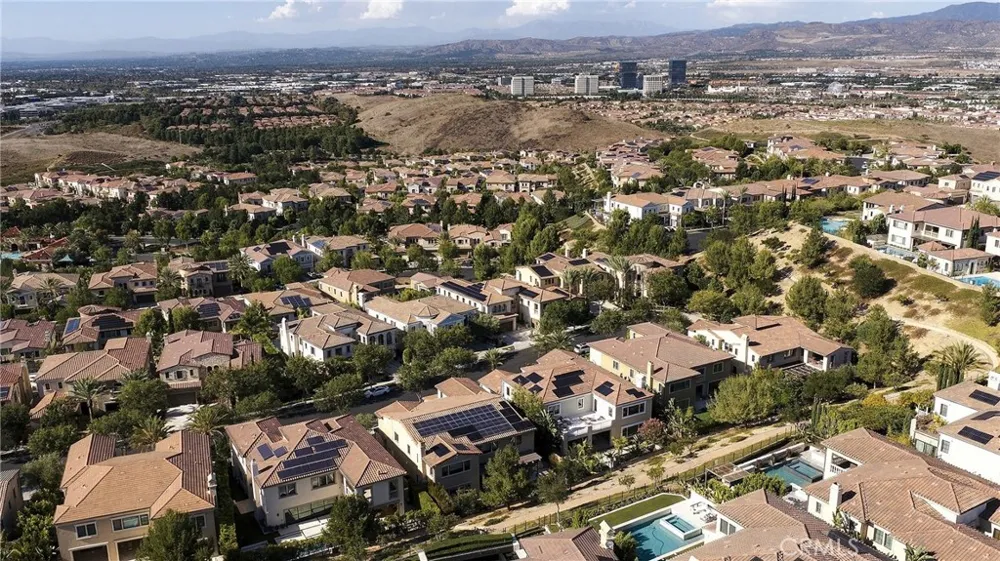 106 Heather Mist Irvine, CA 92618