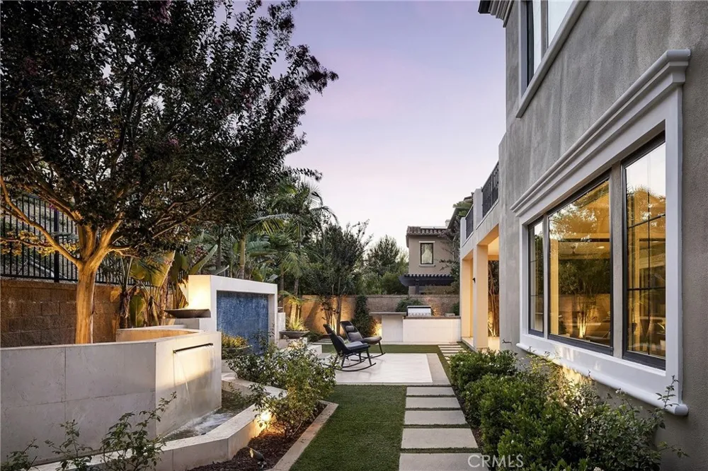 106 Heather Mist Irvine, CA 92618