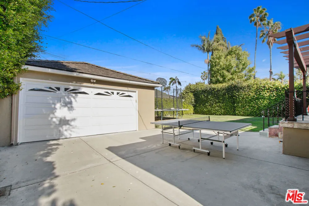 9509 Cresta Drive Los Angeles, CA 90035