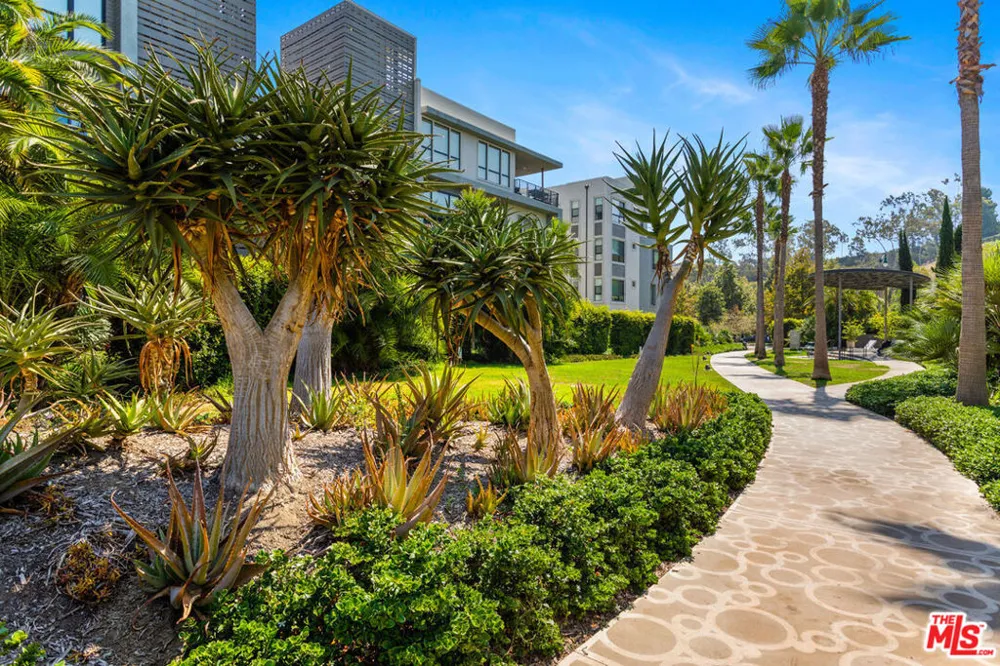 12963 Runway Road #218 Playa Vista, CA 90094
