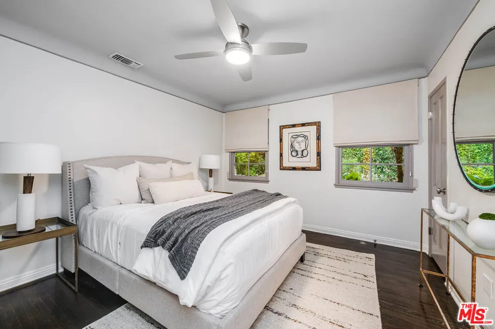 14633 Valley Vista Boulevard Los Angeles, CA 91403