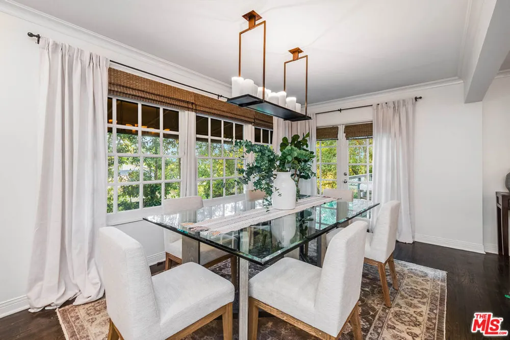 14633 Valley Vista Boulevard Los Angeles, CA 91403