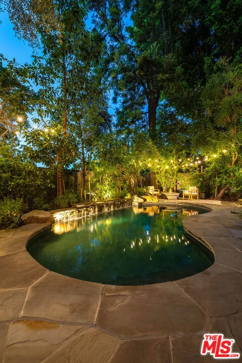 14633 Valley Vista Boulevard Los Angeles, CA 91403