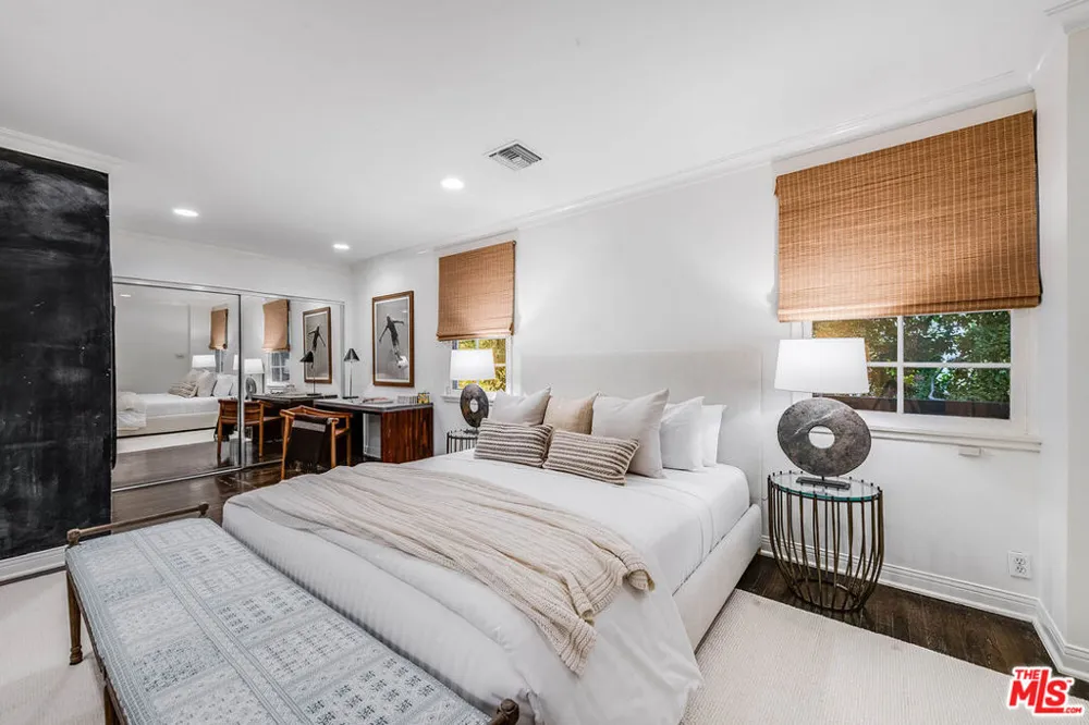14633 Valley Vista Boulevard Los Angeles, CA 91403