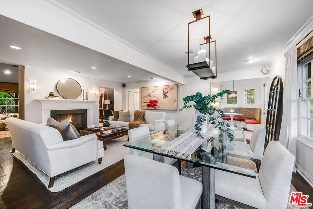 14633 Valley Vista Boulevard Los Angeles, CA 91403