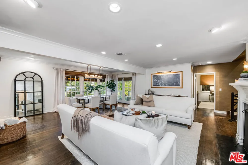 14633 Valley Vista Boulevard Los Angeles, CA 91403