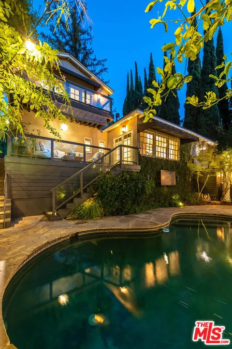 14633 Valley Vista Boulevard Los Angeles, CA 91403