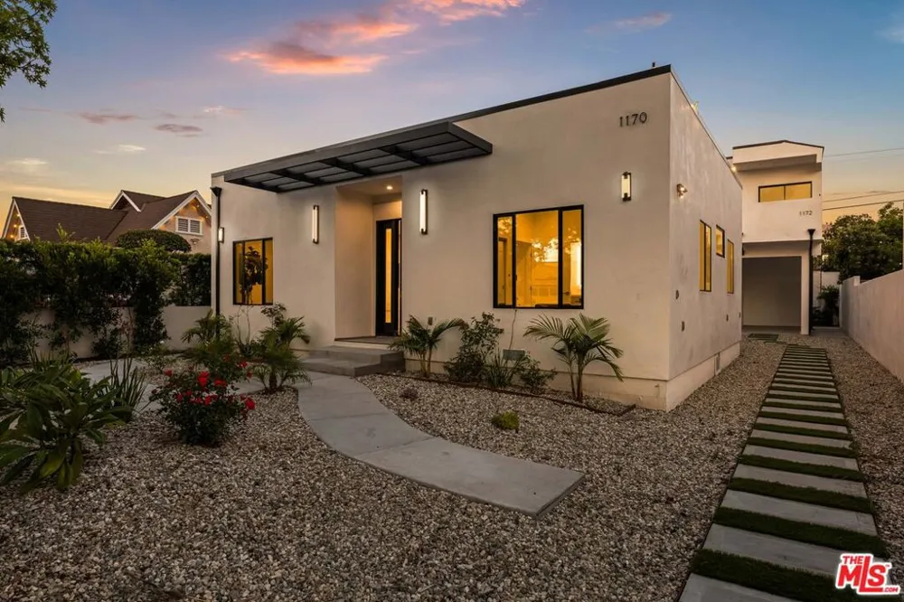 1170 S Lucerne Boulevard Los Angeles, CA 90019
