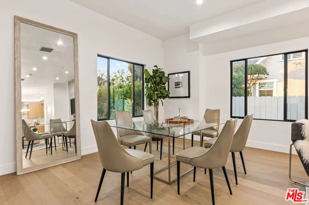1170 S Lucerne Boulevard Los Angeles, CA 90019