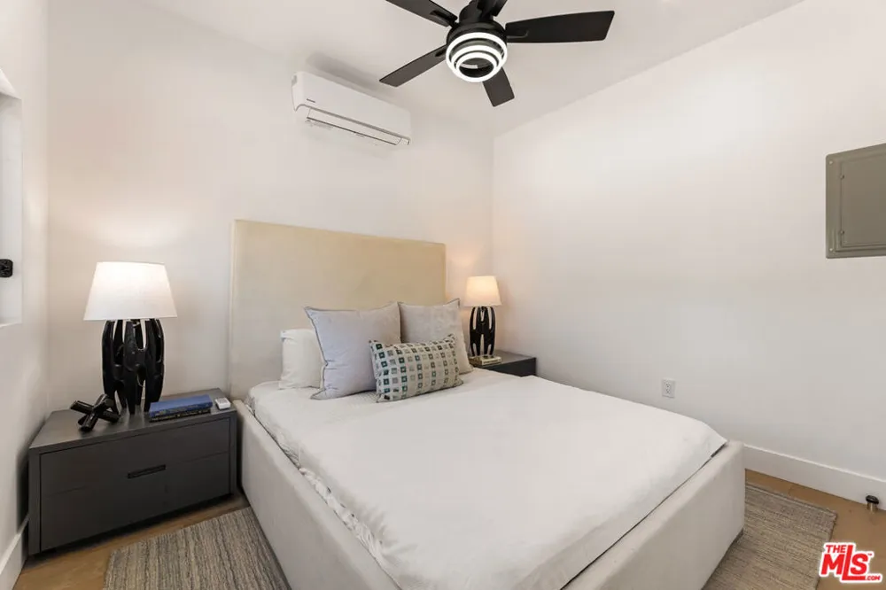 1170 S Lucerne Boulevard Los Angeles, CA 90019