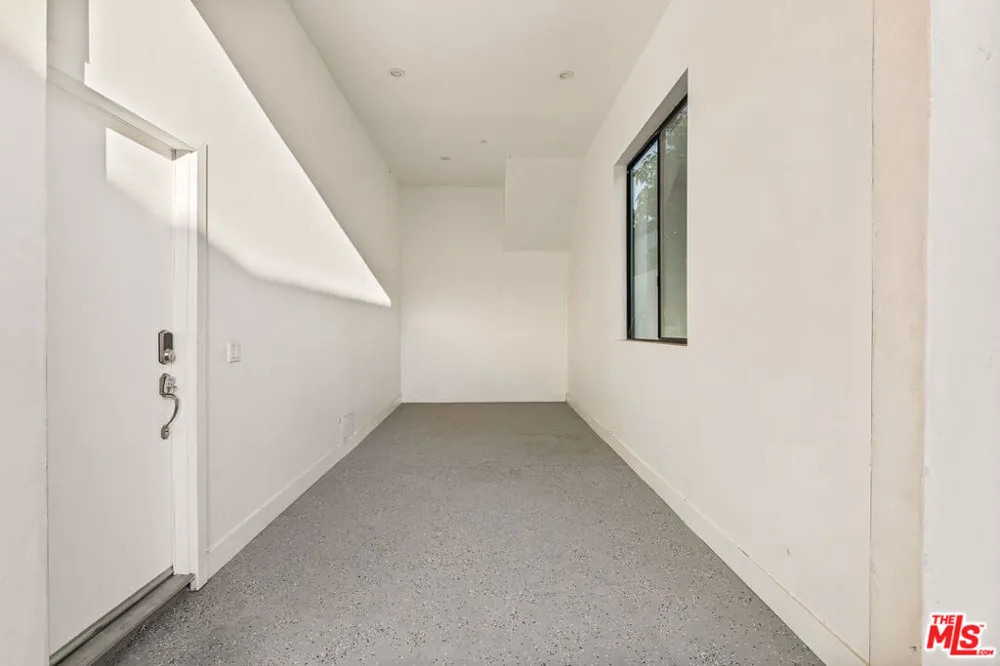1170 S Lucerne Boulevard Los Angeles, CA 90019