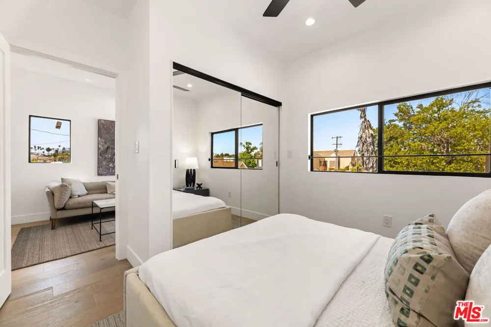 1170 S Lucerne Boulevard Los Angeles, CA 90019