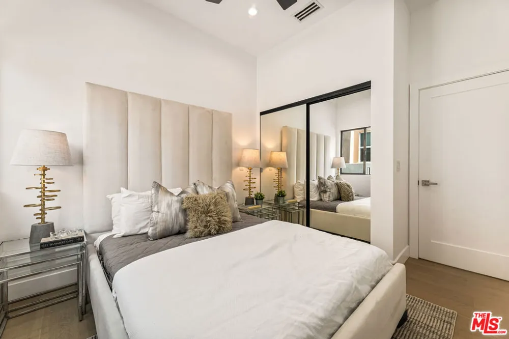 1170 S Lucerne Boulevard Los Angeles, CA 90019