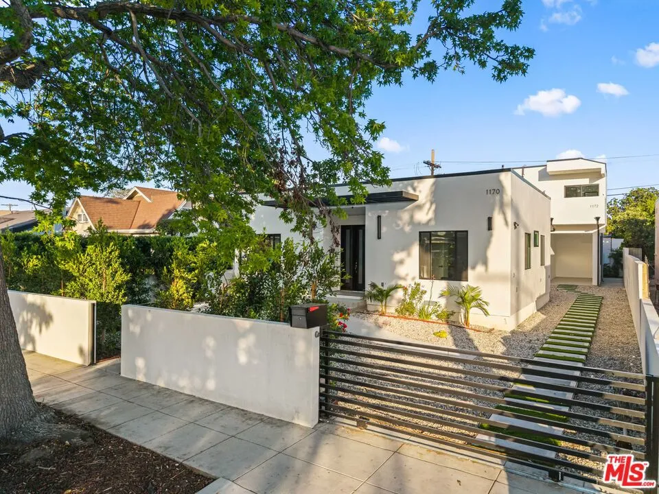 1170 S Lucerne Boulevard Los Angeles, CA 90019