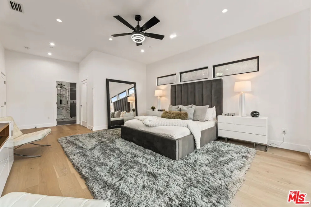 1170 S Lucerne Boulevard Los Angeles, CA 90019