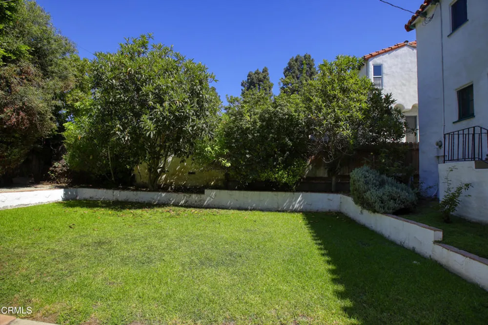 1233 Isabel Street Glendale, CA 91207