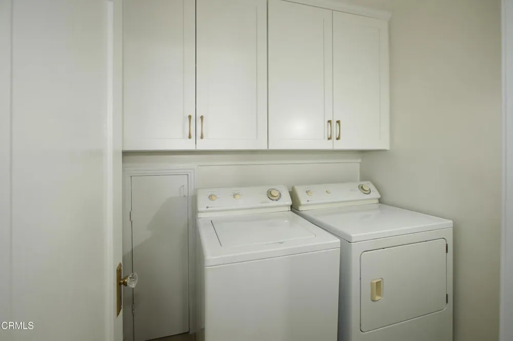 1233 Isabel Street Glendale, CA 91207