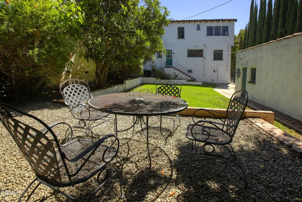 1233 Isabel Street Glendale, CA 91207