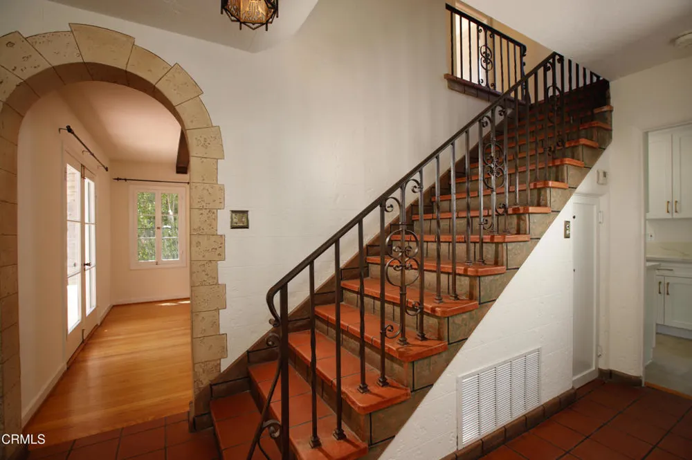 1233 Isabel Street Glendale, CA 91207