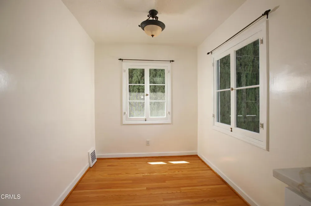 1233 Isabel Street Glendale, CA 91207