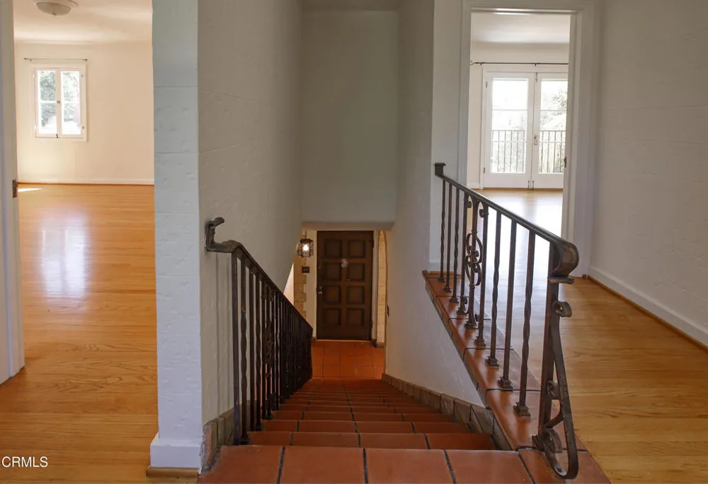 1233 Isabel Street Glendale, CA 91207
